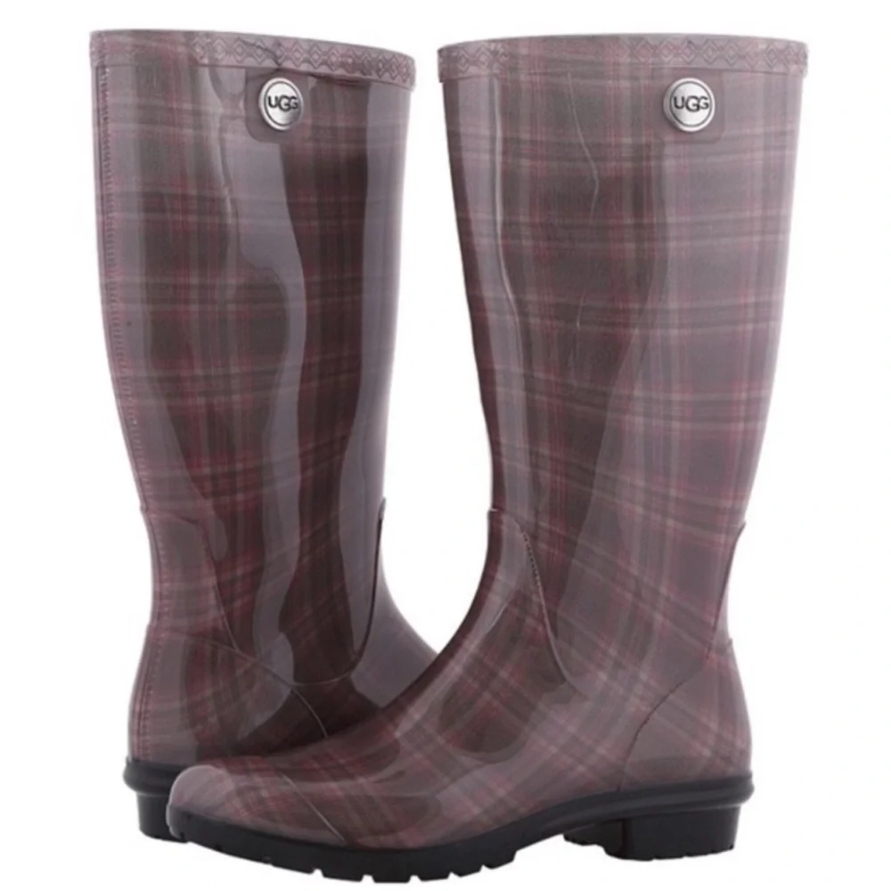 UGG Shaye Glossy Plaid Boots Women’s 10 Diva Pink